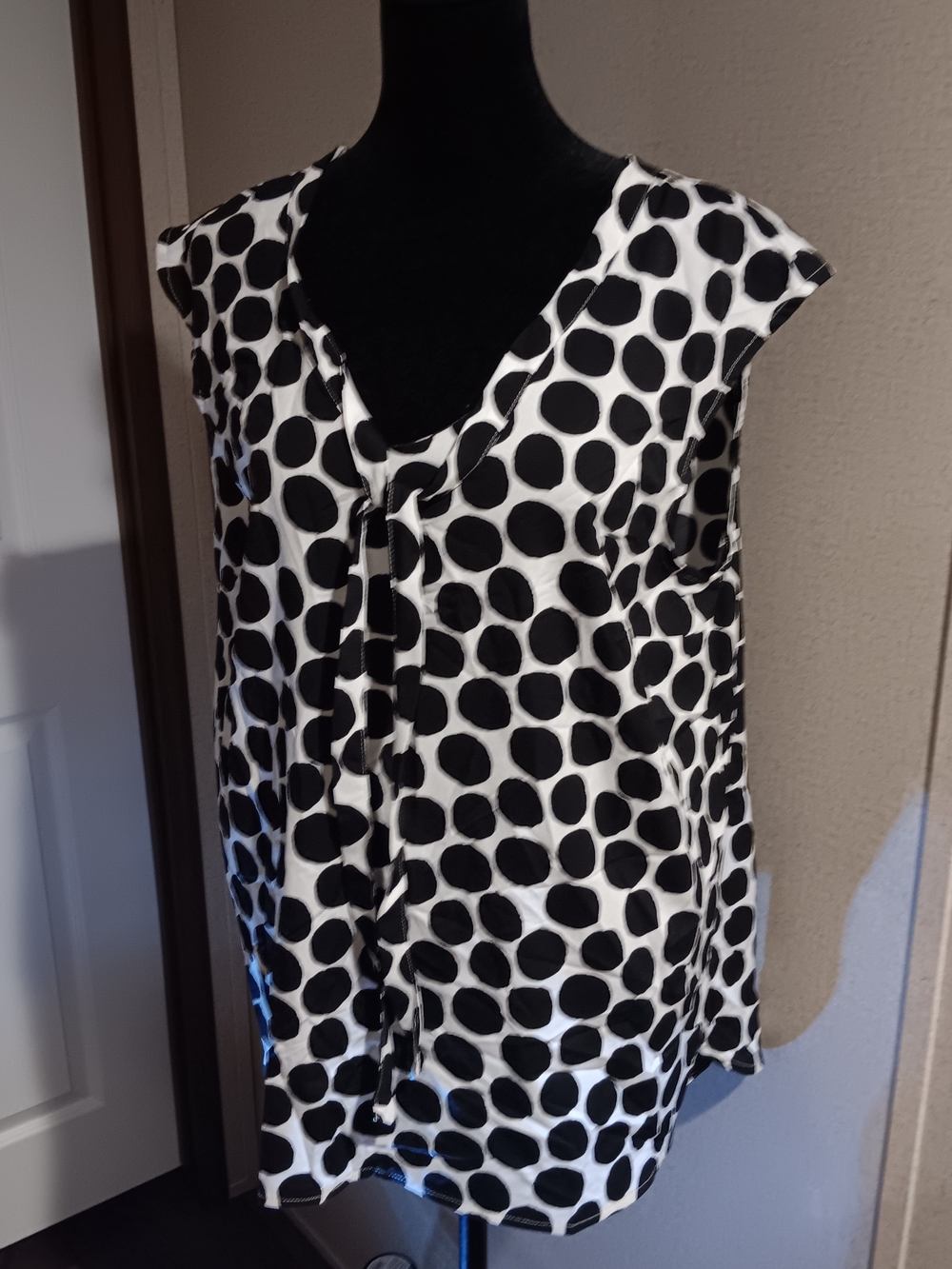 Merona 🍑 Black & White Polka Dot Tie-Front Camisole Blouse
